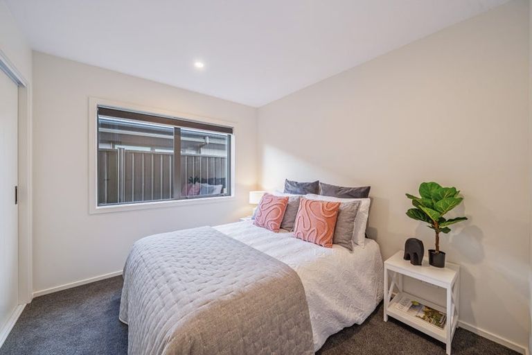 Photo of property in 7 Thornbury Lane, Timberlea, Upper Hutt, 5018
