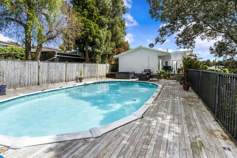 Photo of property in 15 Moore Street, Hillcrest, Auckland, 0627