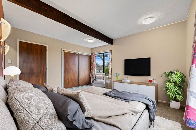 Photo of property in 2 Hanover Place, Ilam, Christchurch, 8041