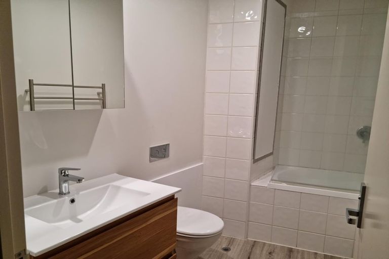 Photo of property in Gerondis Bldg Apartments, 208/60 Willis Street, Wellington Central, Wellington, 6011