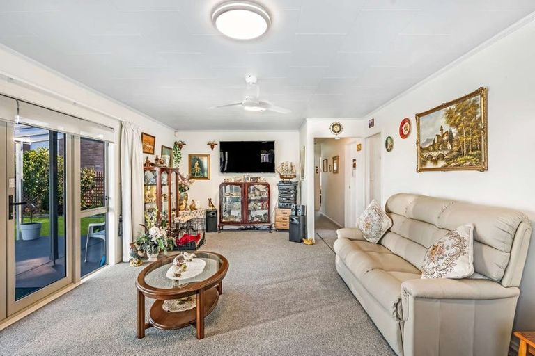 Photo of property in 22 Glamorgan Avenue, Tamatea, Napier, 4112