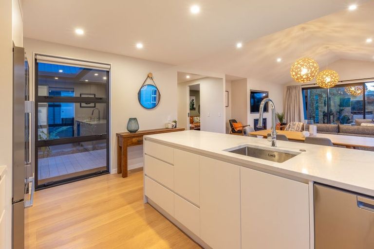 Photo of property in 35 Titoki Road, Waikanae Beach, 5036