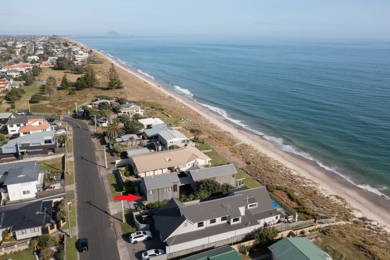 Photo of property in 23 Karewa Parade, Papamoa Beach, Papamoa, 3118