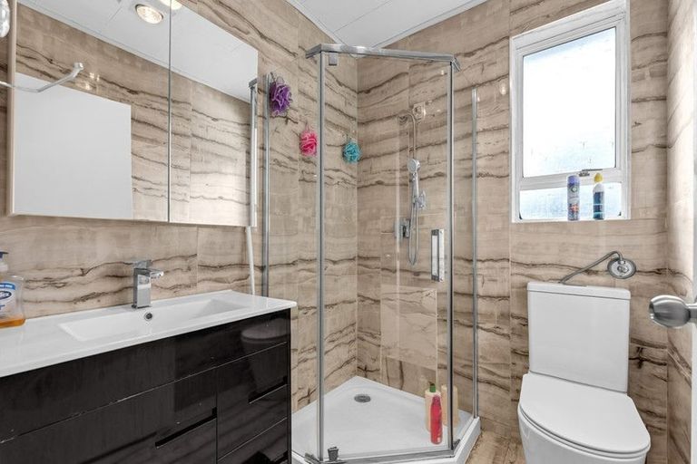 Photo of property in 1 Marybeth Place, Rosehill, Papakura, 2113