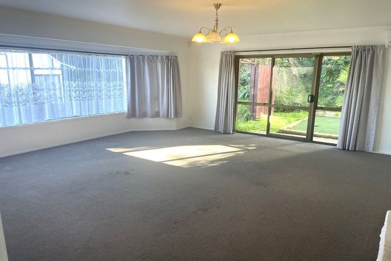 Photo of property in 94 Porritt Avenue, Chatswood, Auckland, 0626