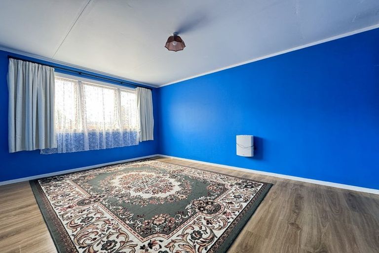 Photo of property in 43 Cortina Avenue, Johnsonville, Wellington, 6037