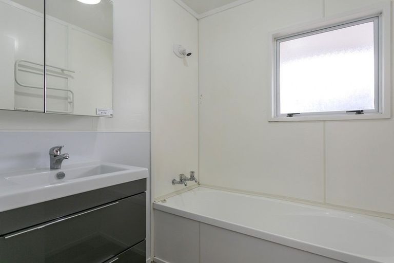 Photo of property in 2/42 Arthur Crescent, Hilltop, Taupo, 3330