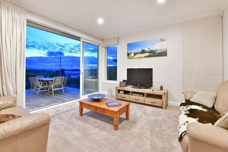 Photo of property in 86 Voyager Drive, Gulf Harbour, Whangaparaoa, 0930