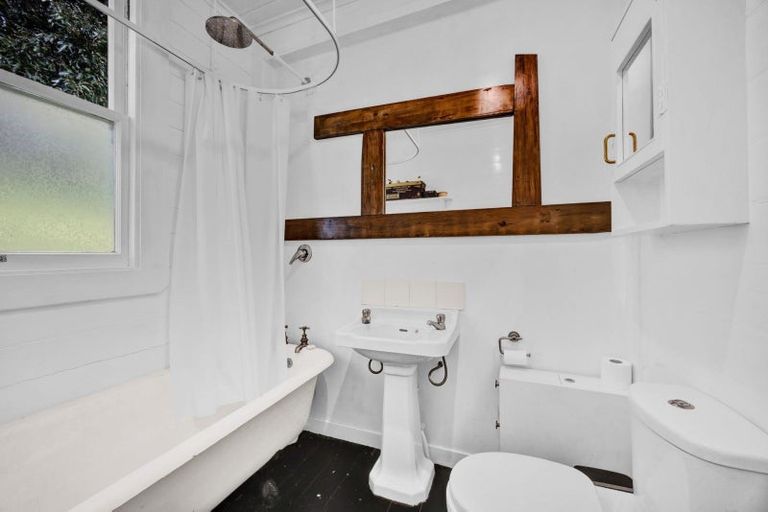 Photo of property in 73 Ngatai Street, Manaia, 4612