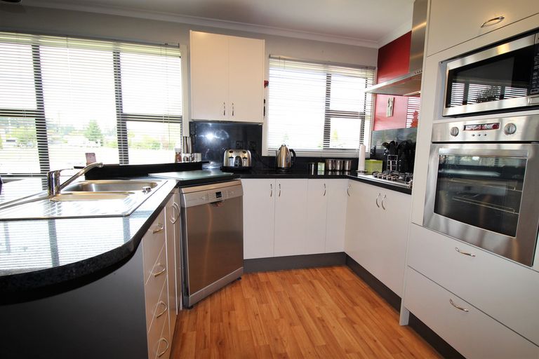 Photo of property in 8 Winston Place, Alexandra, 9320