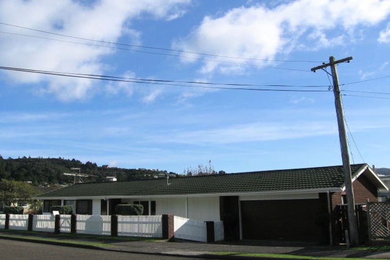 Photo of property in 7 Kennedy Grove, Stokes Valley, Lower Hutt, 5019