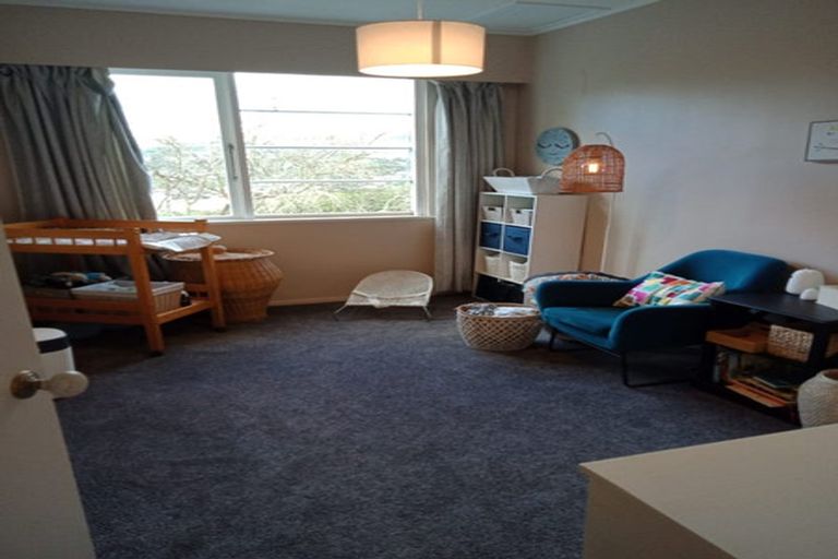 Photo of property in 8 Chester Road, Tawa, Wellington, 5028