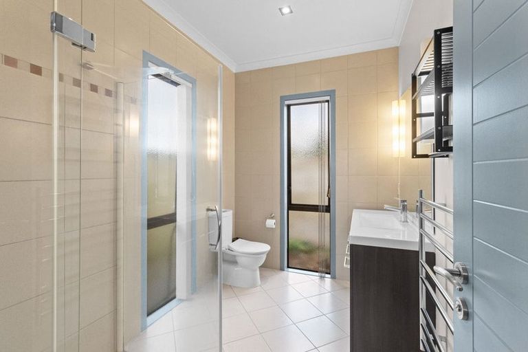 Photo of property in 48 Karamea Street, Whalers Gate, New Plymouth, 4310