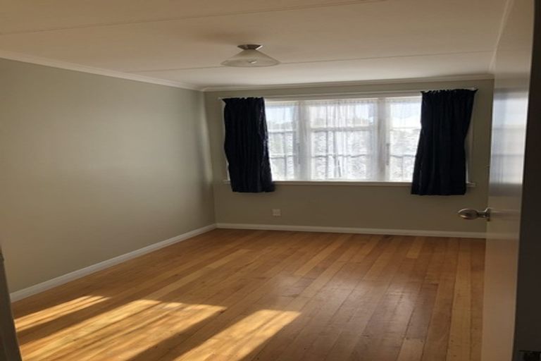 Photo of property in 8 Arimu Road, Papakura, 2110