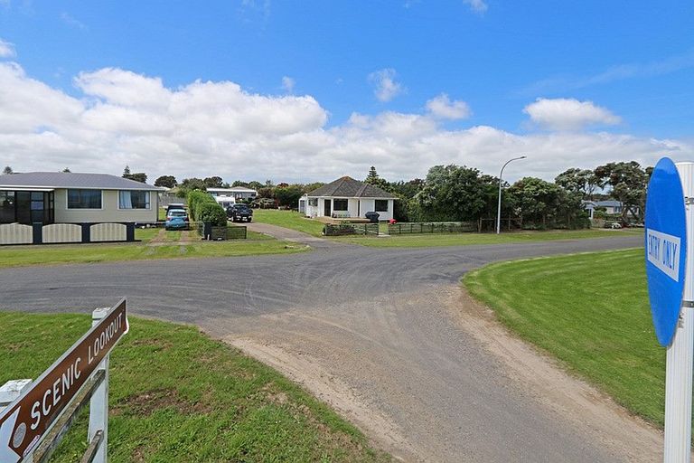 Photo of property in 19 Hector Place, Opunake, 4616