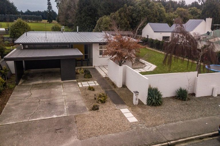 Photo of property in 32 Hillary Street, Winton, 9720