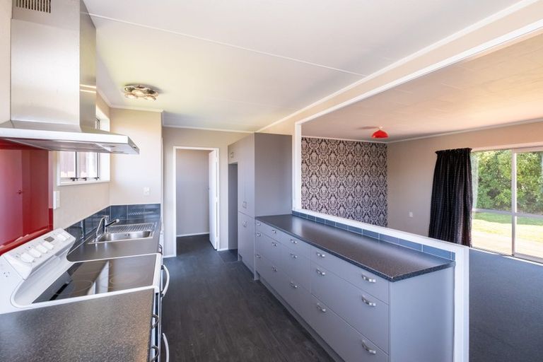 Photo of property in 24 Montjoy Street, Stratford, 4332