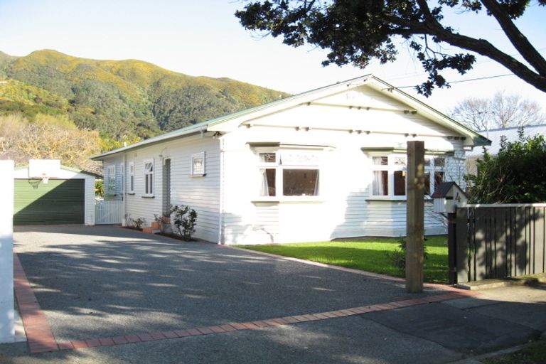 Photo of property in 4 Bauchop Road, Waterloo, Lower Hutt, 5011