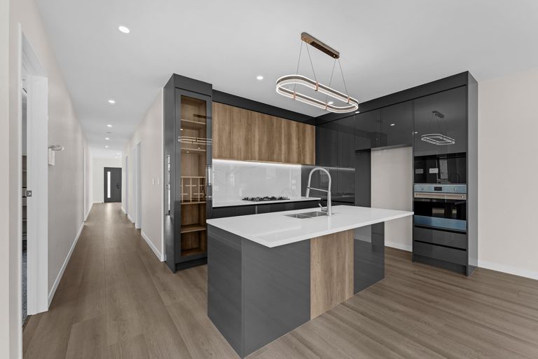 Photo of property in 31 Korowhiti Road, Clarks Beach, 2122