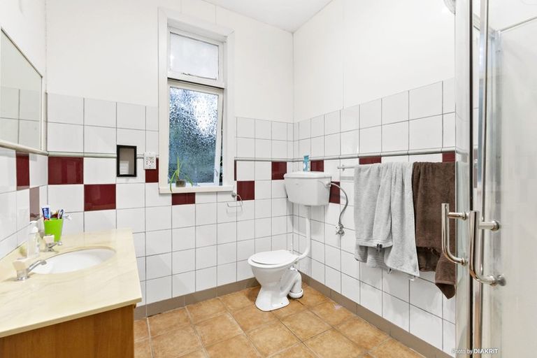 Photo of property in 27 Brixham Way, Newtown, Wellington, 6021