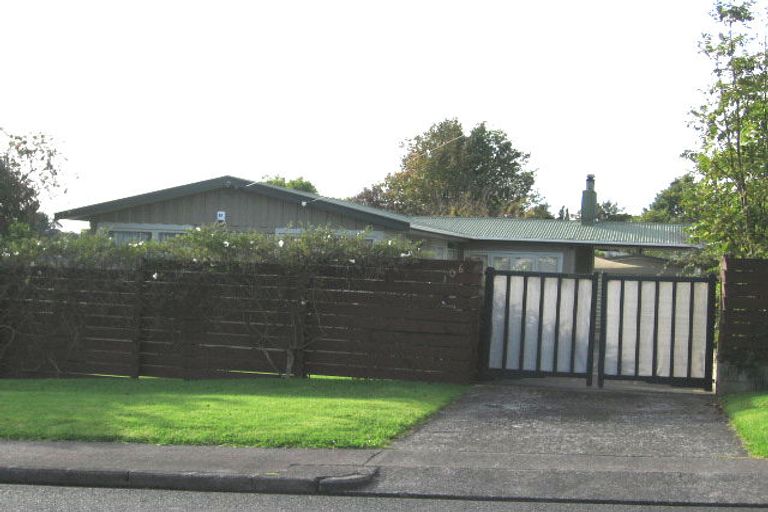 Photo of property in 106 Wharf Road, Te Atatu Peninsula, Auckland, 0610
