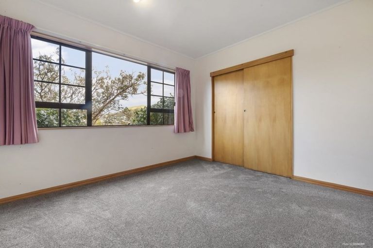Photo of property in 17 David Crescent, Karori, Wellington, 6012