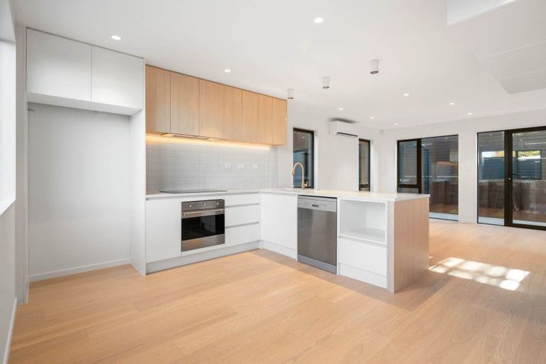 Photo of property in 9f O'donn Avenue, Beach Haven, Auckland, 0626