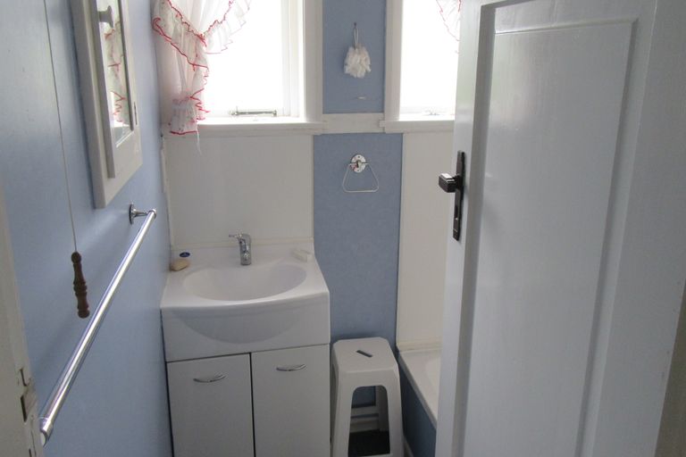 Photo of property in 2 Belt Street, Waimate, 7924