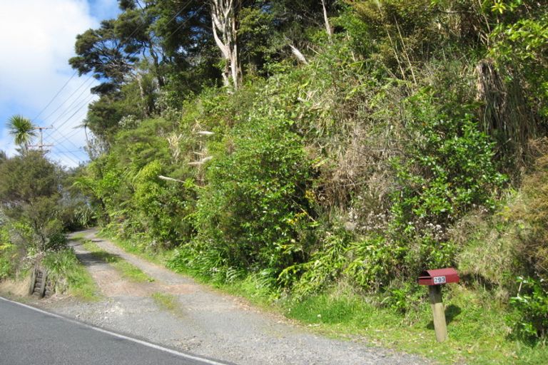 Photo of property in 293 Forest Road, Waiatarua, Auckland, 0612