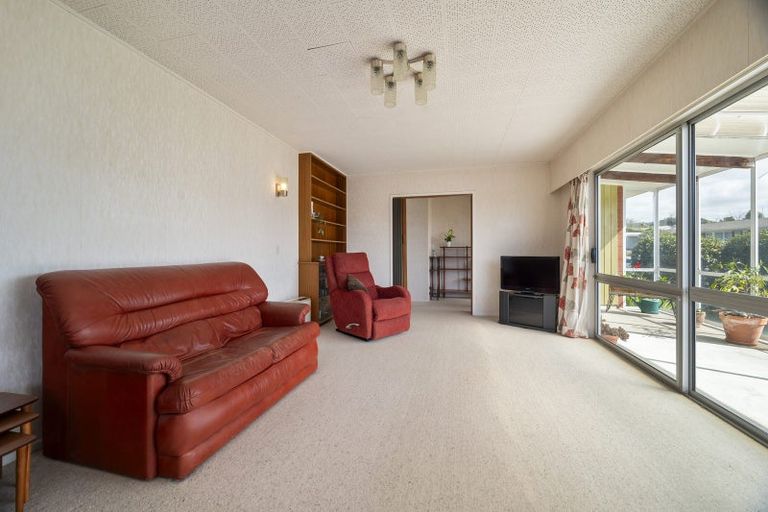 Photo of property in 10 Rameses Place, Pomare, Rotorua, 3015