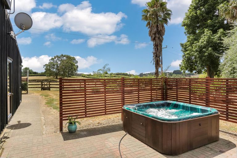 Photo of property in 382 Kingseat Road, Kingseat, Pukekohe, 2679