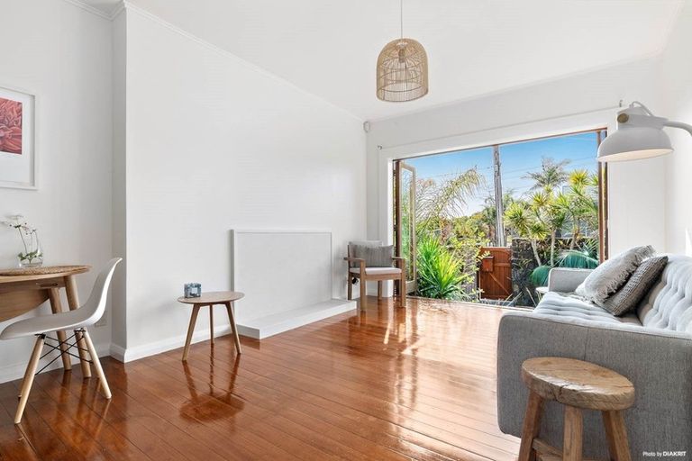 Photo of property in 2a Shackleton Road, Mount Eden, Auckland, 1024