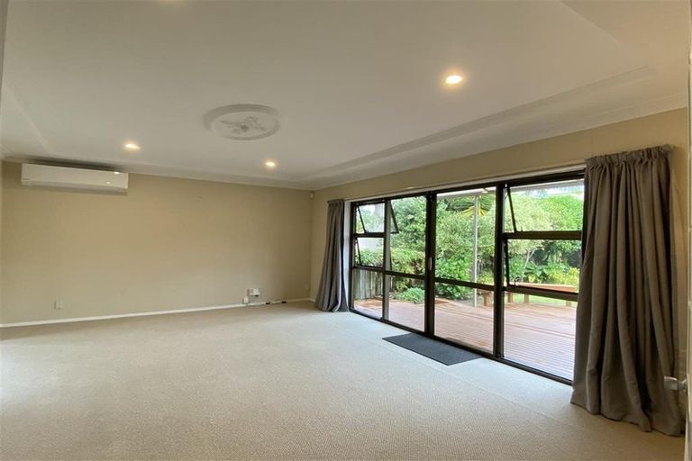 Photo of property in 2/2 Westbourne Road, Murrays Bay, Auckland, 0630