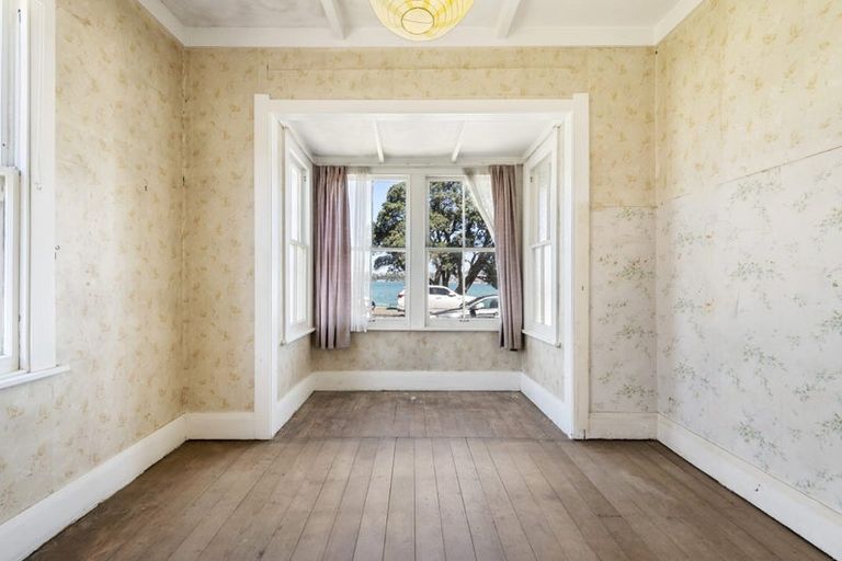 Photo of property in 27 Queens Parade, Devonport, Auckland, 0624