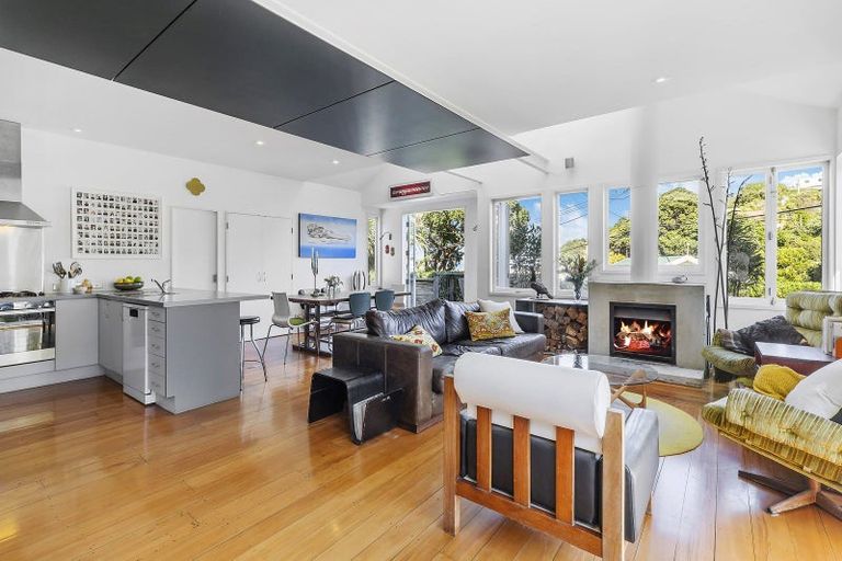 Photo of property in 16 Beach Street, Island Bay, Wellington, 6023