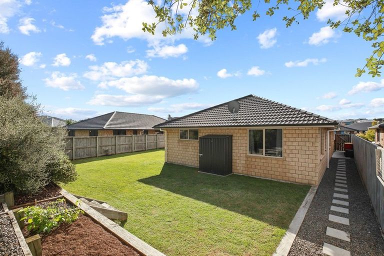 Photo of property in 14 Max Landing, Grandview Heights, Hamilton, 3200