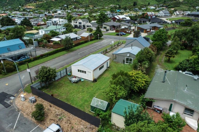 Photo of property in 44 Beach Road, Waikawa, Picton, 7220
