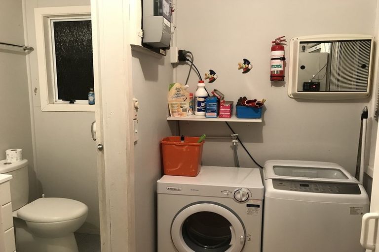 Photo of property in 1 First Avenue, Urenui, 4377