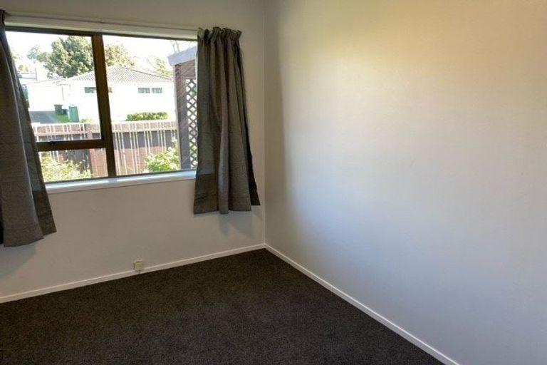 Photo of property in 1/10 Imogene Way, Half Moon Bay, Auckland, 2012