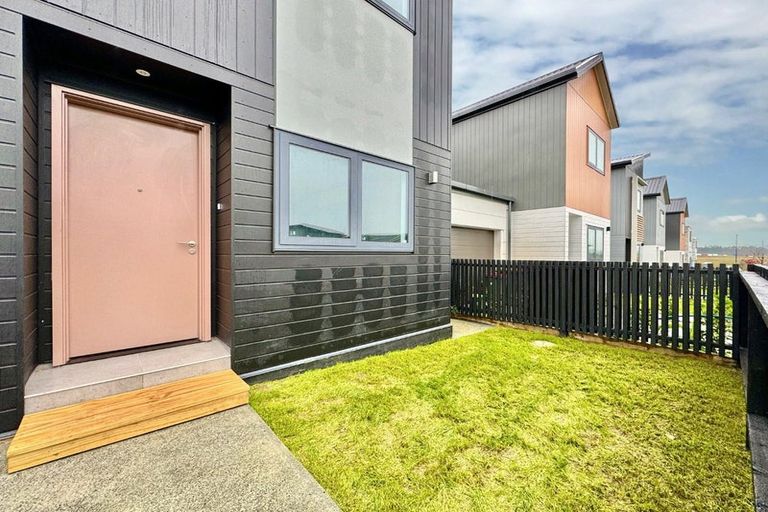 Photo of property in 40 Farranfore Road, Opaheke, 2113