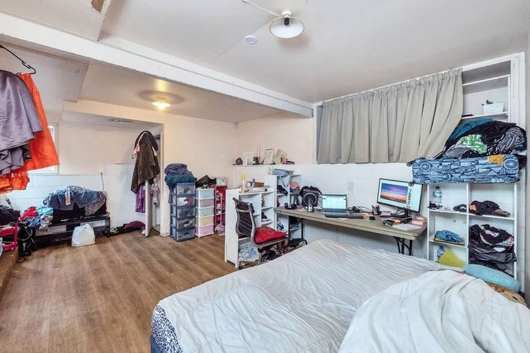 Photo of property in 15 Universal Drive, Henderson, Auckland, 0610