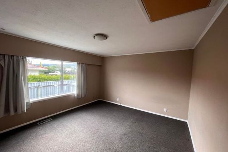 Photo of property in 1118 Fergusson Drive, Clouston Park, Upper Hutt, 5018