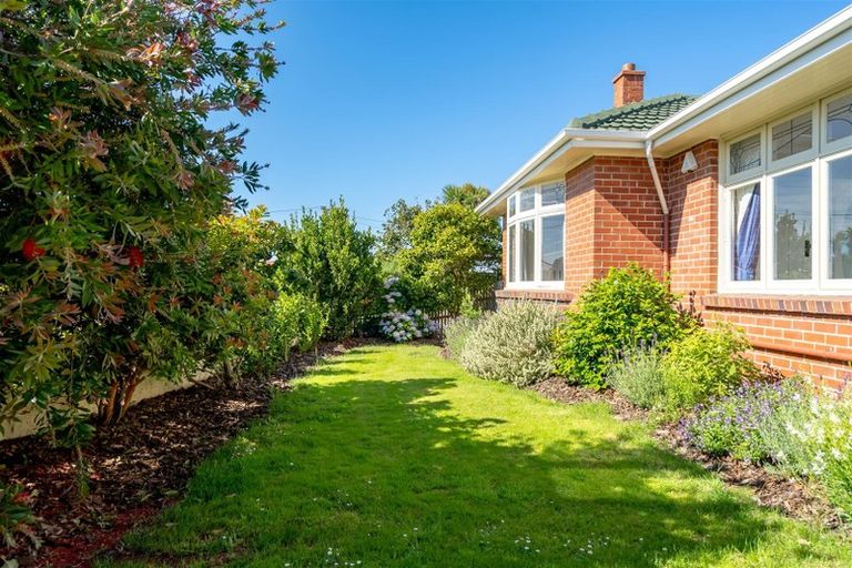 Photo of property in 62 Royal Crescent, Saint Kilda, Dunedin, 9012