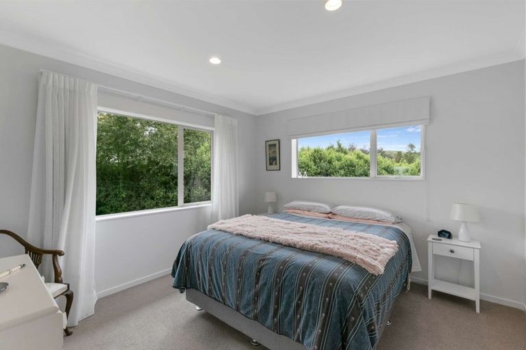 Photo of property in 15 Cabeleigh Drive, Helensville, 0800