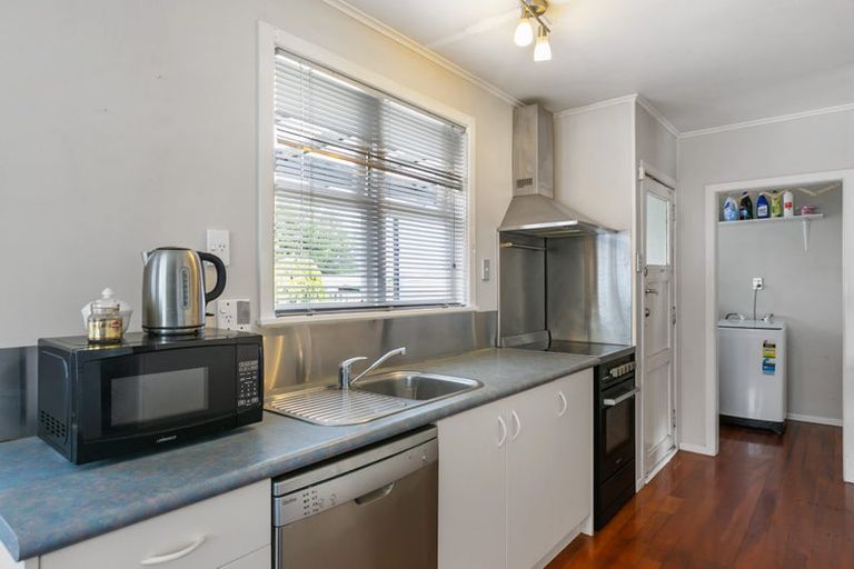 Photo of property in 12 Cargill Street, Papakura, 2110