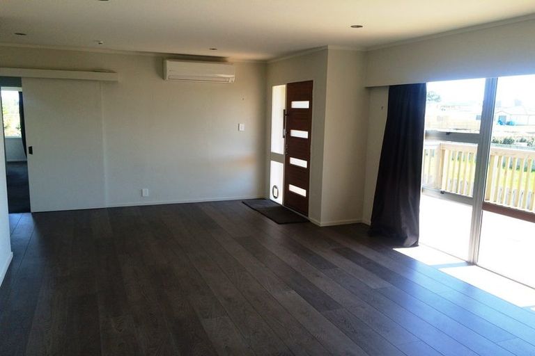 Photo of property in 579 Great South Road, Rosehill, Papakura, 2113