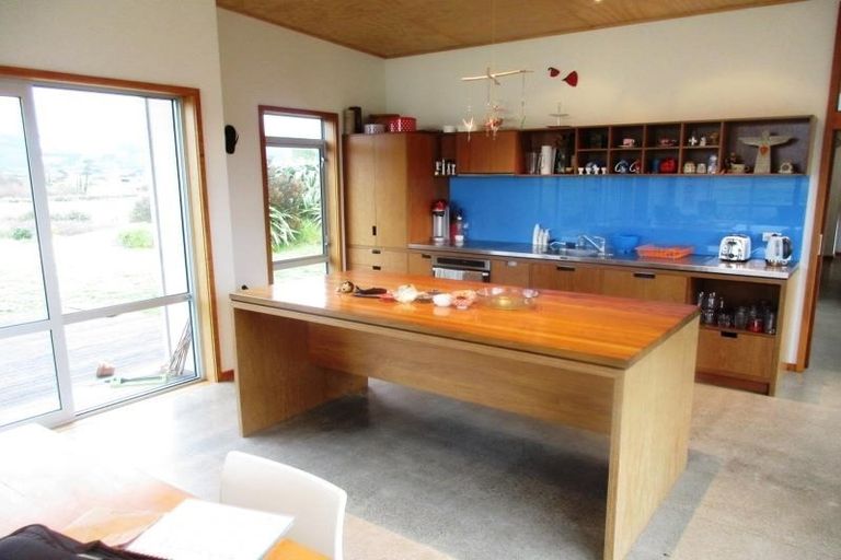 Photo of property in 29 Sandown Road, Te Horo Beach, Otaki, 5581