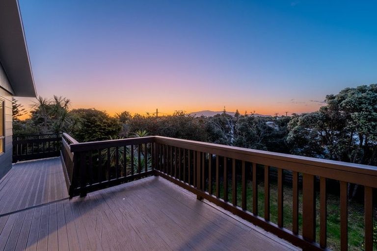 Photo of property in 3 Atua Street, Waikanae Beach, Waikanae, 5036