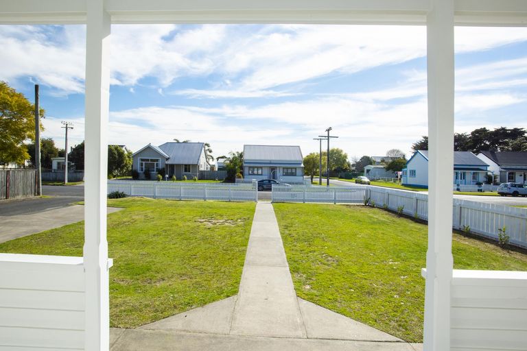 Photo of property in 26 Disraeli Street, Gisborne, 4010