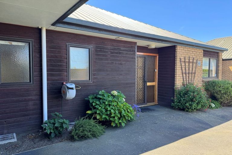 Photo of property in 2/38 Beauford Place, Parklands, Christchurch, 8083